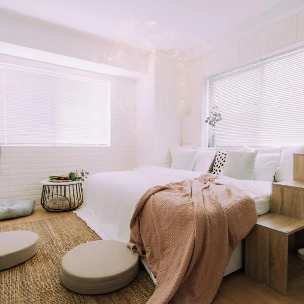 moof Osaka trendy spot Spacious Apt, hotel v Osace