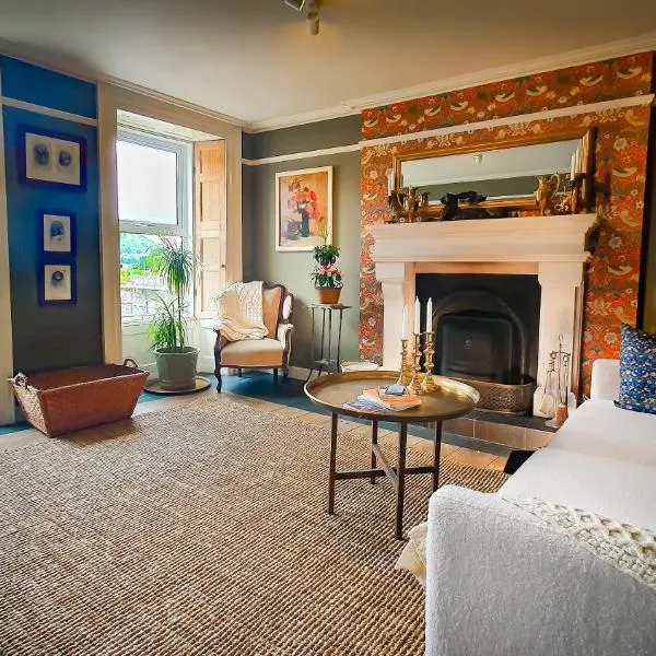 Rose House, hotel in Glenarm