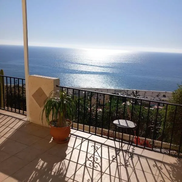 Villa Casa Pinosierra、モハカルのホテル