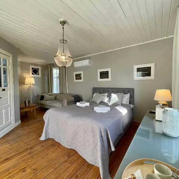 Kapteenin saunamökki, hotel in Naantali