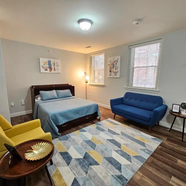 Cozy Studio at the Historic Inman, hotel v destinaci Champaign