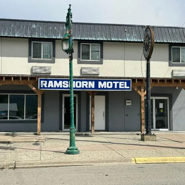 RAMSHORN MOTEL, hotel em Lumby