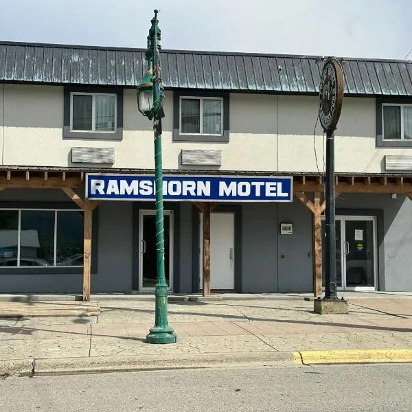 RAMSHORN MOTEL, hotelli kohteessa Lumby