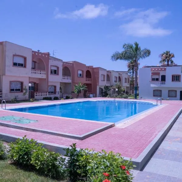 Duplex La roseraie à 2min de la plage 2 piscines, hotel v destinaci Sídí Bú Zíd