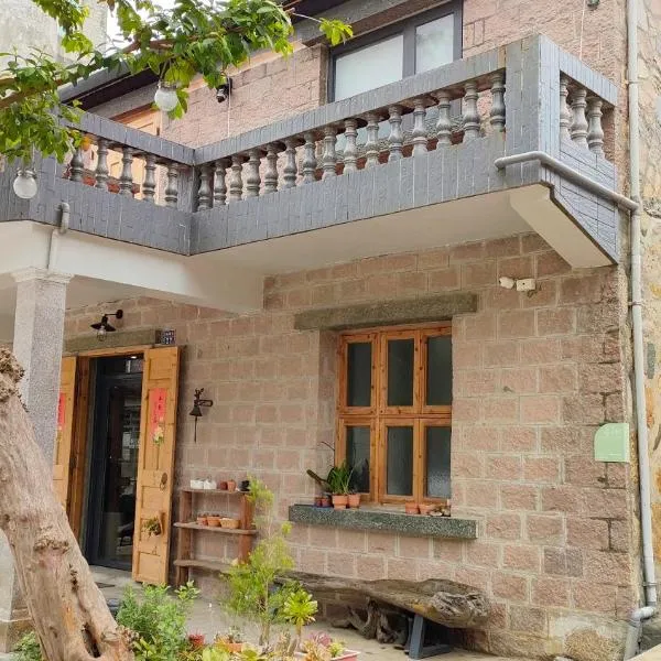 Island Flower Inn, hotel in Nangan
