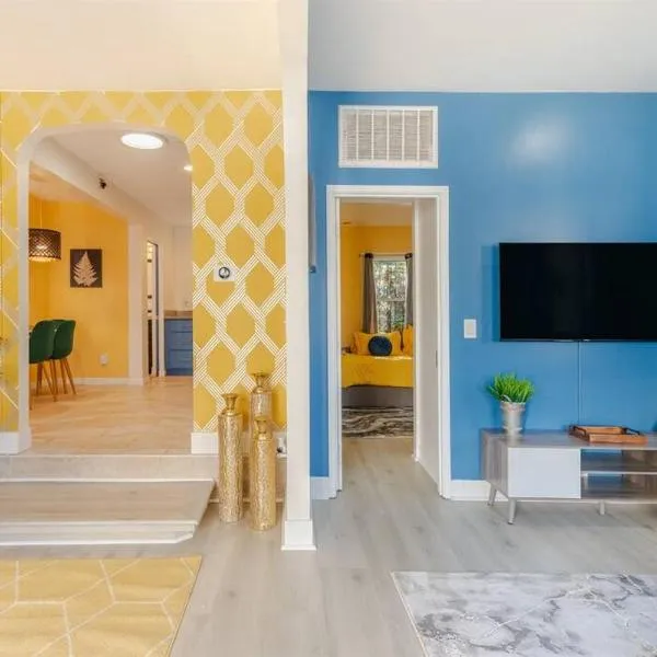 Modern Cottage near many conveniences, hotel in Oakland