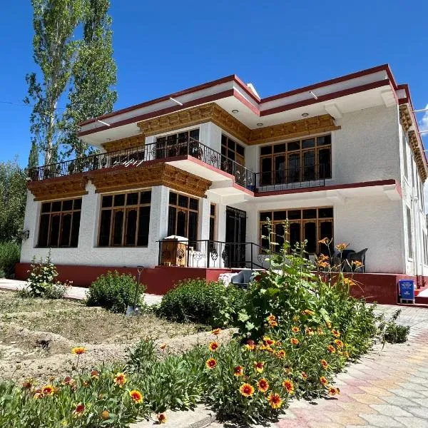 Nature Palace Farmstay, hotel in Shey