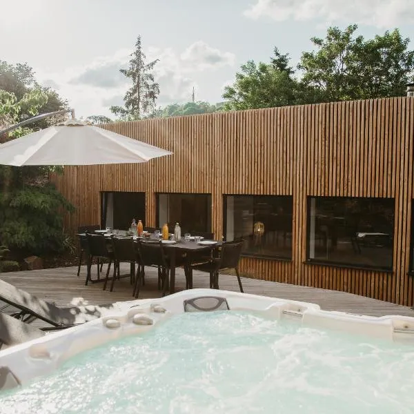 Grand loft avec Jacuzzi et Home Cinema, hotel v destinaci Saint-Brieuc