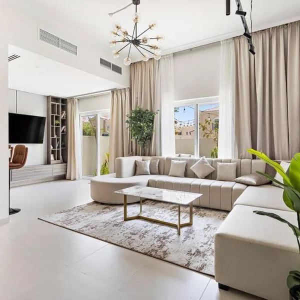 Luxurious 3BR Villa Amaranta, hotel in Dubai