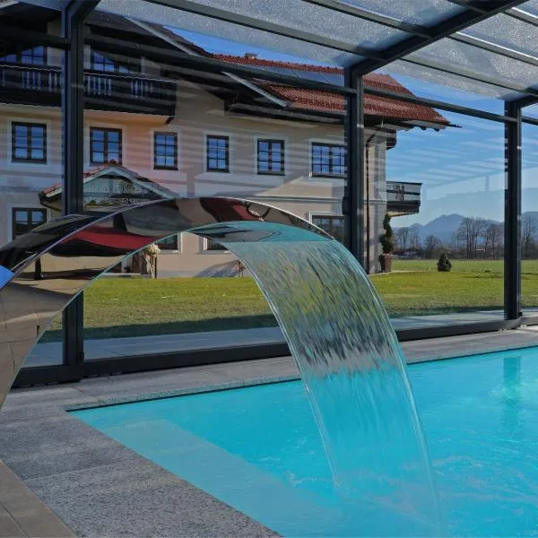 Alluring Holiday Home in Ubersee with Whirlpool, hotell sihtkohas Übersee