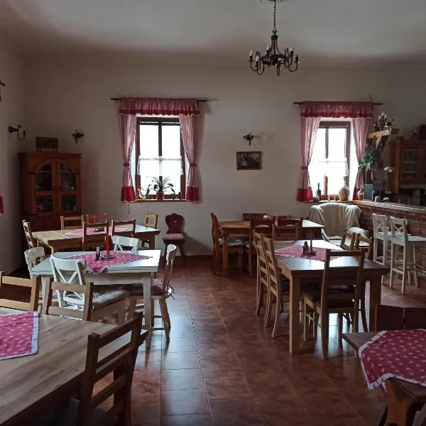 Hospůdka Na Trucovně: Sázava şehrinde bir otel