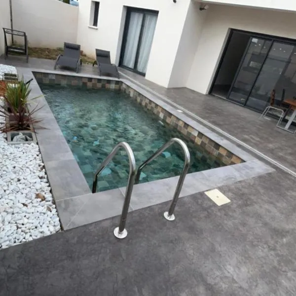 Magnifique villa haut standing, hotel v destinaci Gignac
