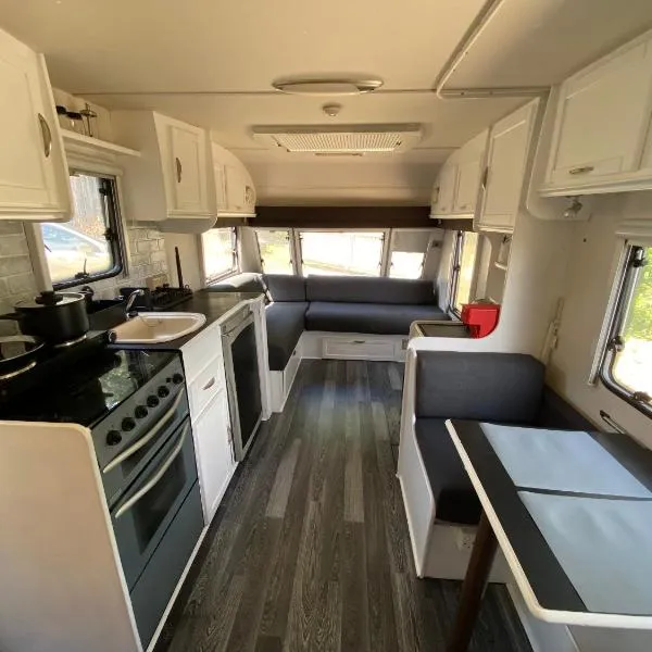 엥구레에 위치한 호텔 Viršu Glempings