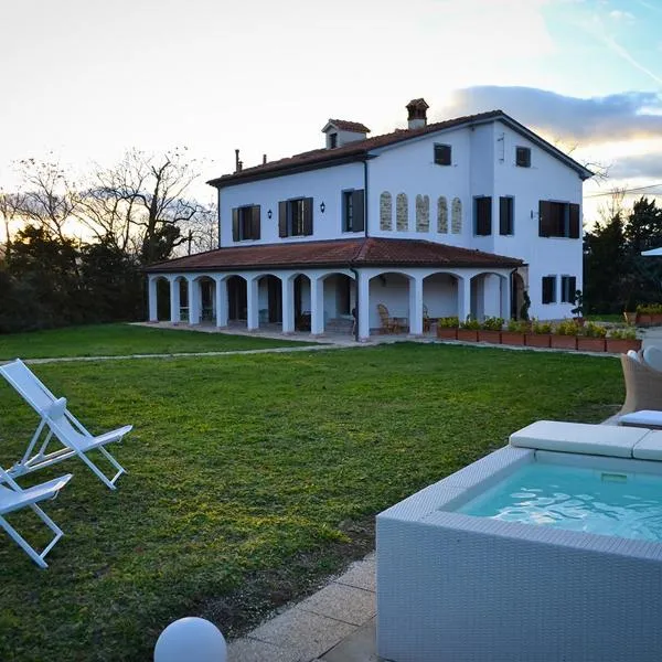 ColmarinoHouse, hotel v destinaci Rotorscio