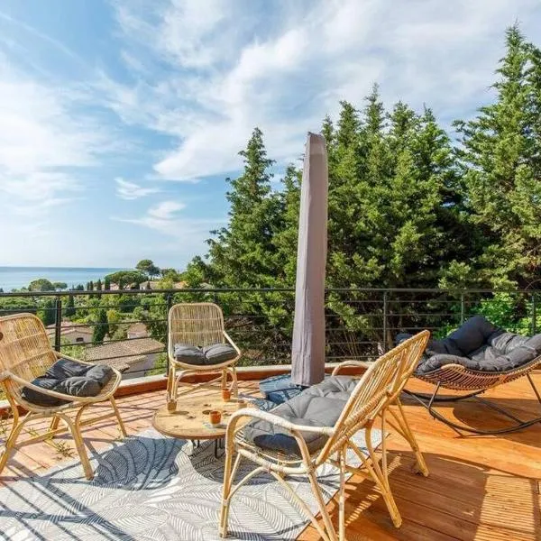 Beau T2 avec terrasse Vue mer – hotel w mieście Saint-Peïre-sur-Mer