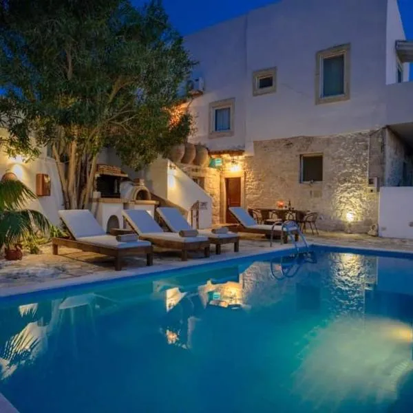 Traditional House 1 with Pool, hotel in Kamilari