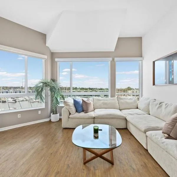 Penthouse Waterfront In the Heart of MDR/Venice/SM, hotel in Los Angeles