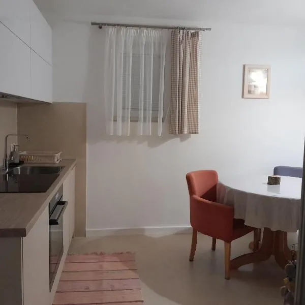 Apartman 1, hótel í Omišalj