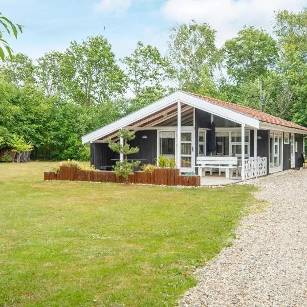 4 person holiday home in Oksbøl-By Traum, hotel in Oksbøl