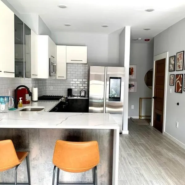 Collect3 2BR 1BA Close to Train and NYC, hotel em Newark