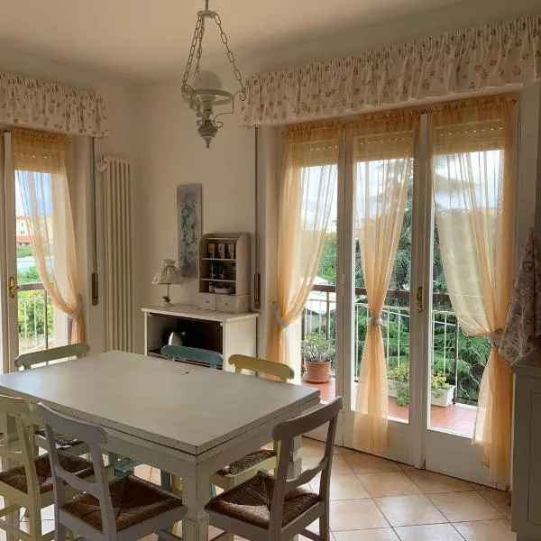Casa Viola vicino al mare by SMART-HOME, hotel v destinácii Vallecrosia