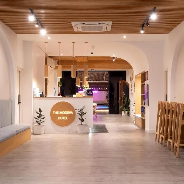The Modeva Hotel, hotel in Kanchanaburi