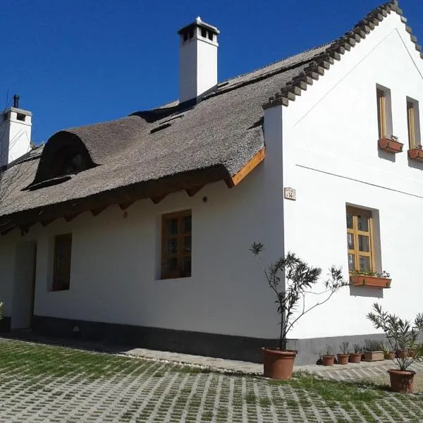 Mézes-Kuckó, hotel in Tihany