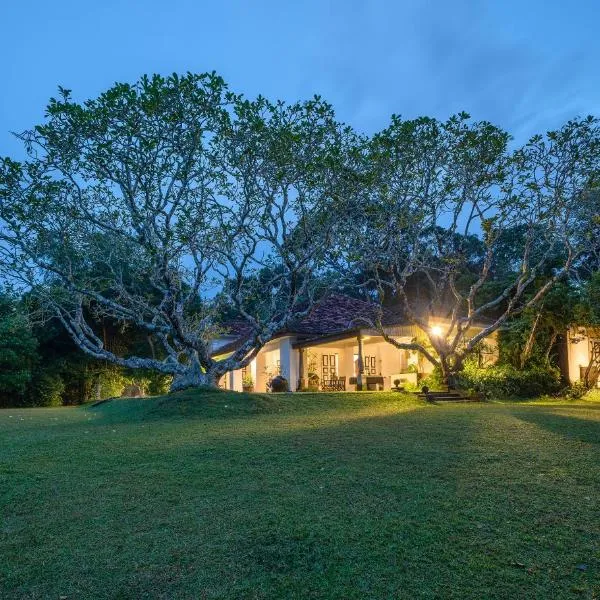 Lunuganga Estate, Hotel in Halwala