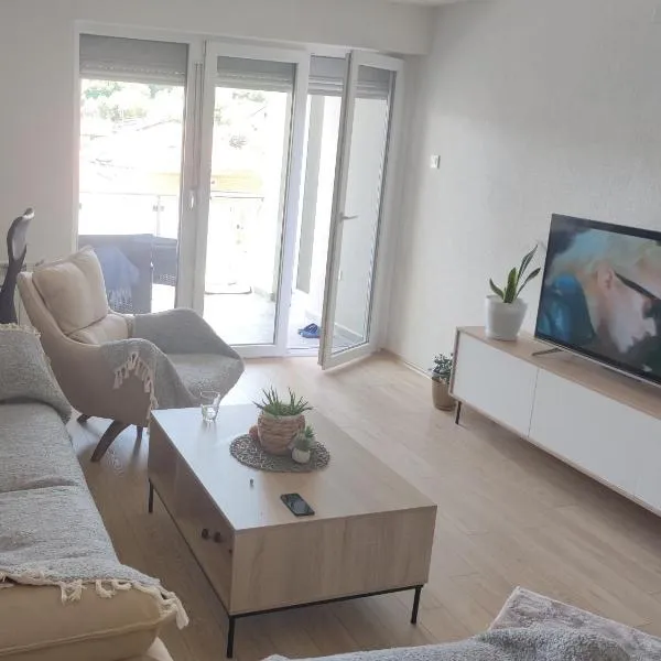 Cozy apartment with mountain view, hotel v destinaci Makedonska Kamenica