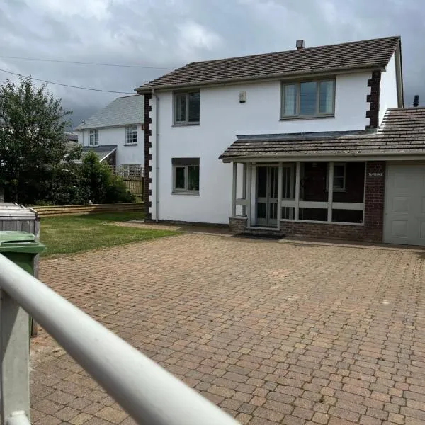 Home in Buckland Brewer near Bideford, ξενοδοχείο σε Bideford