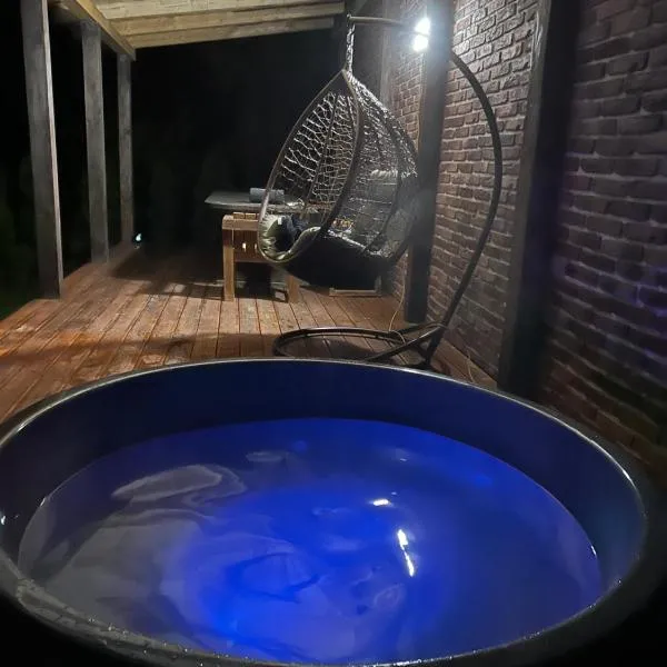 На Краю Світу, hotel em Murovanka