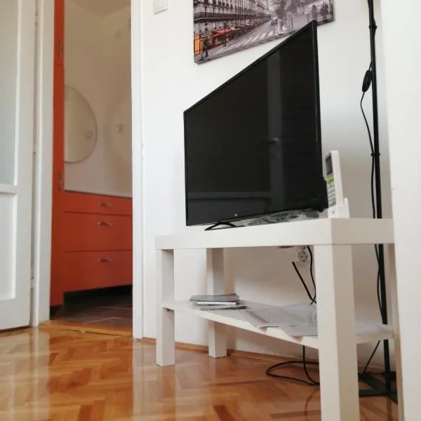Apartman studio Oranž, hotel a Kladovo