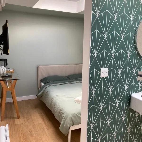 Central ensuite guest unit with air conditioning, hotel v destinaci Brighton & Hove