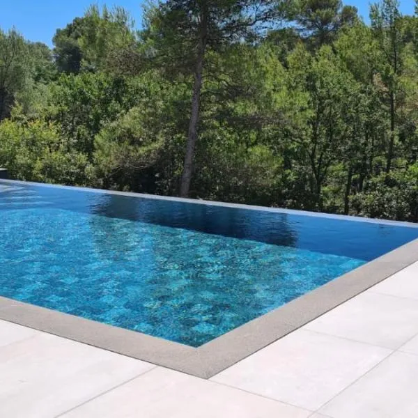 Petit paradis sur golf, hotel in Flassans-sur-Issole