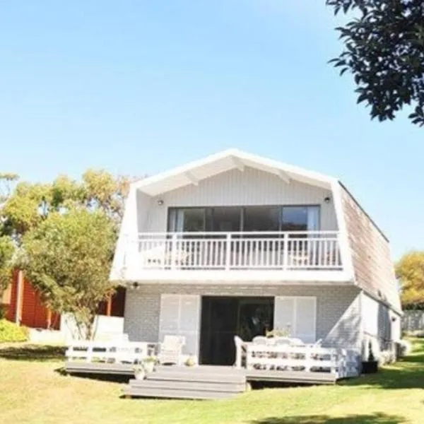 Sabi Robe WiFi 300m to Beach Dog friendly, hotel in Robe