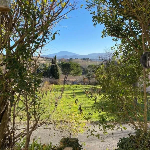 La vue sur le Mont Ventoux, appartement & parking, hótel í Cairanne