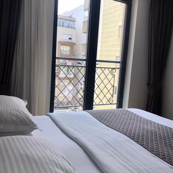 Qama Hotel、プリシュティナのホテル