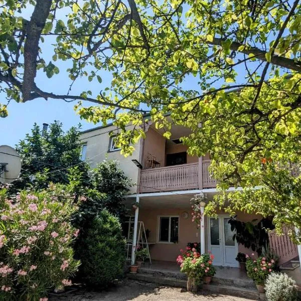 Kakheti Apartment, hotel en Dedoplis Tskaro