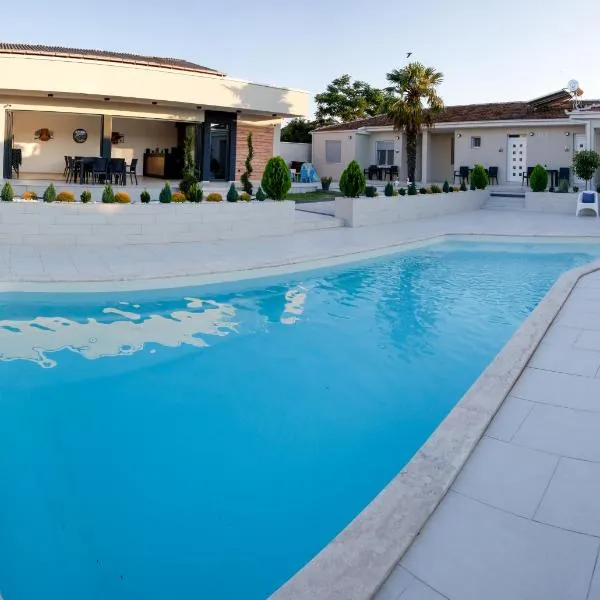 Reshkov Pool Apartments, hotel a Gevgelija