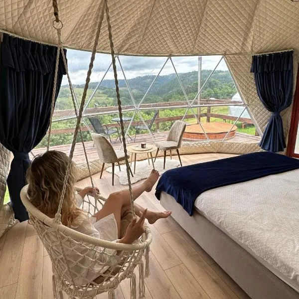 Sanctum Glamping, hotel v destinaci Jupâneşti