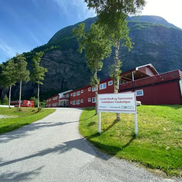 Trædal Hotel, hotel in Øksendalsøra