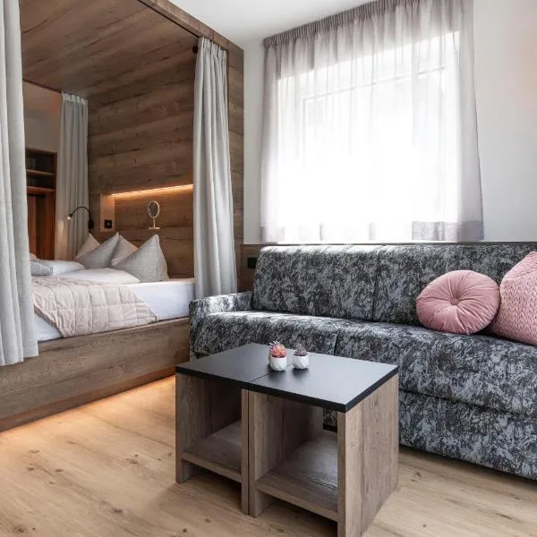 Bergmadl Apartments, hotel in Neustift im Stubaital