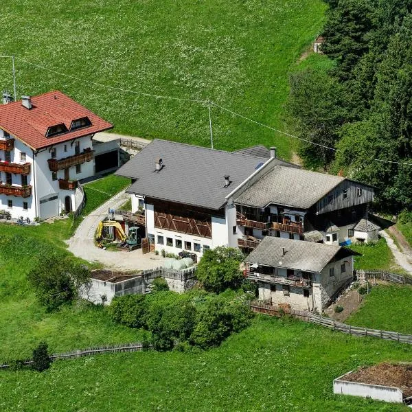 Parleitnerhof Ferienwohnung Abendrot, hótel í Mühlbach