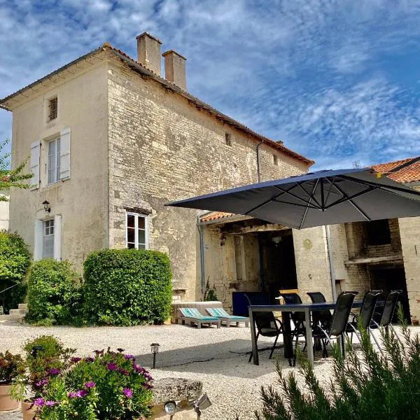 Maison Dix Tusson – hotel w mieście Tusson