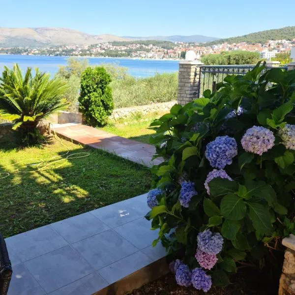 Apartmani Ivana, hotel v destinaci Okrug Gornji