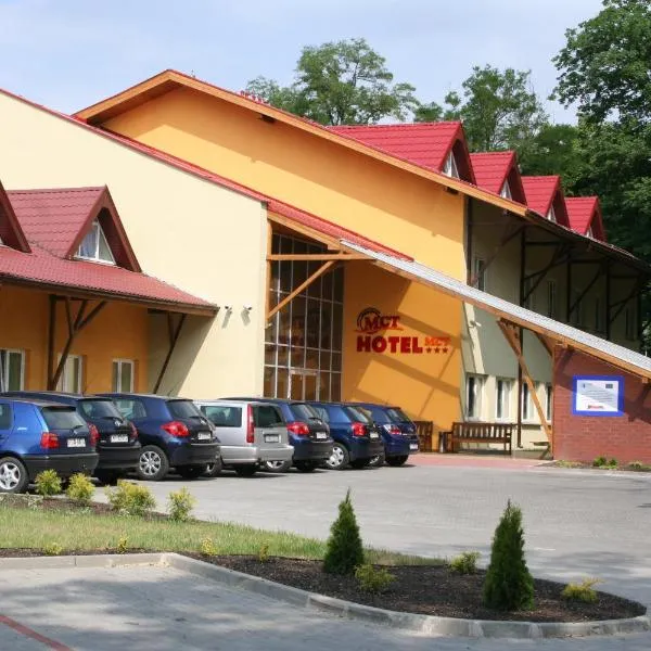 Hotel MCT, hotel en Żerków