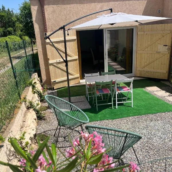 Studio tout équipé à la nuitée ou plus,proche aéroport Bastia, hotell i Lucciana