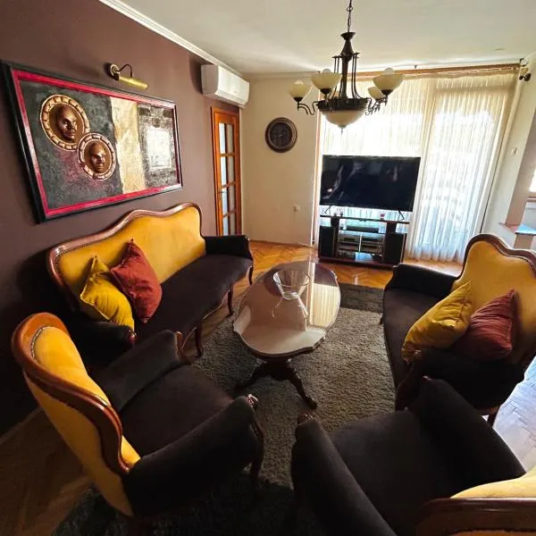 Baroque-style apartment, hotel in Štip
