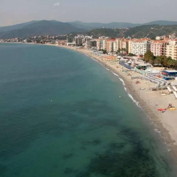 Kello's House, hotel in Savona