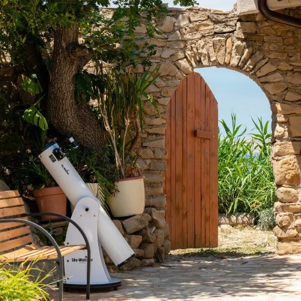 Villa Sortis and boat complete privacy for 2 families and pets، فندق في باغ